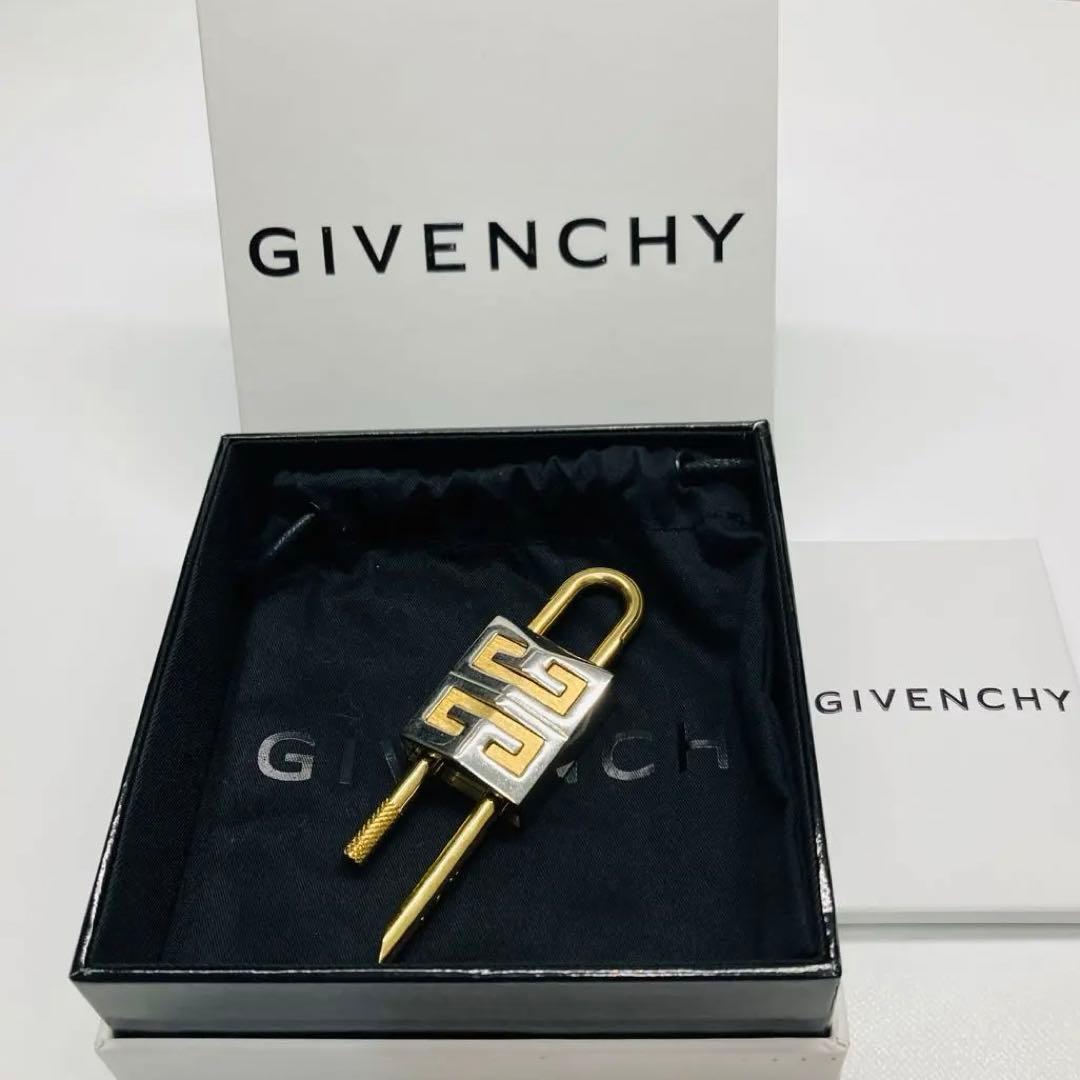 GIVENCHY ジバンシィ パドロック キーリング