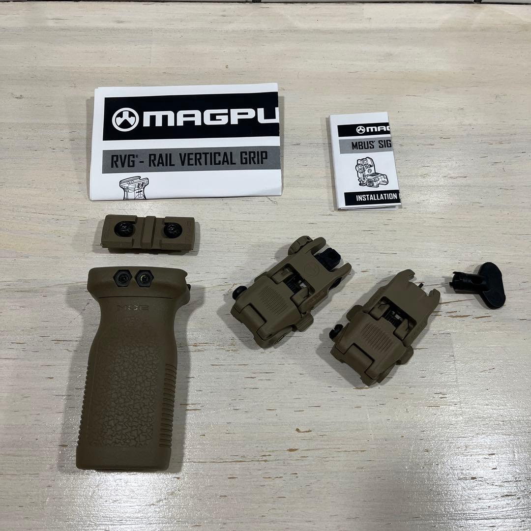 実物　MAGPUL マグプル　サイト　グリップ　FDE M4などに