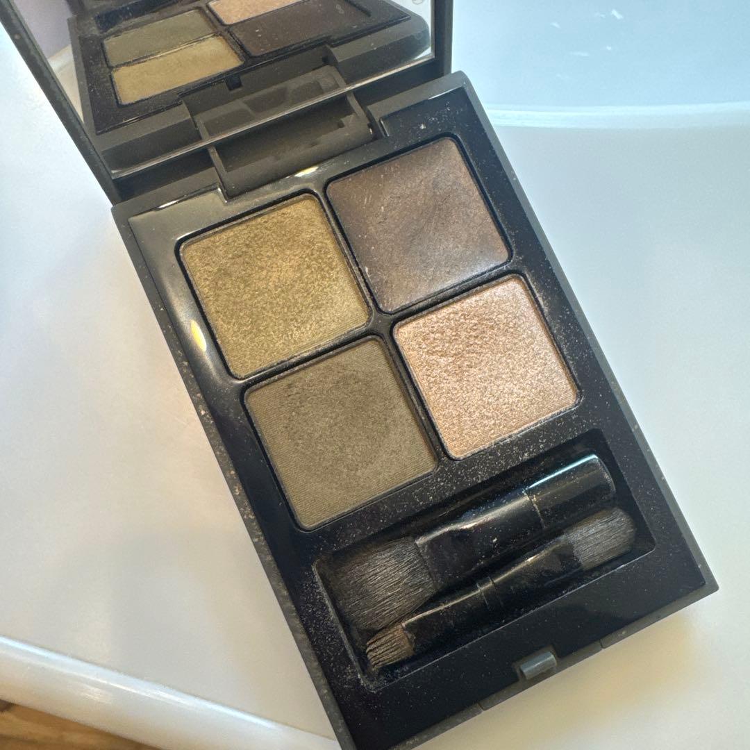 ご確認用(1) THREE 4Dプラスアイシャドウ 04