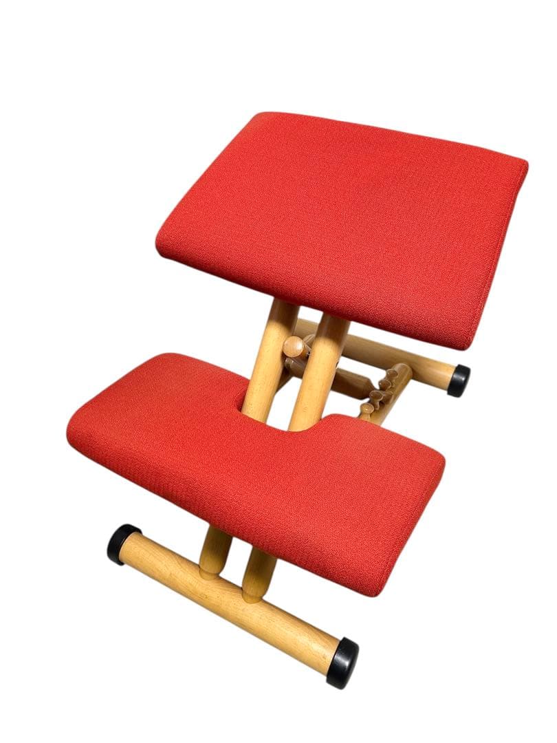 ストッケ　ヴァリエール　マルチ　バランスチェア　レッド