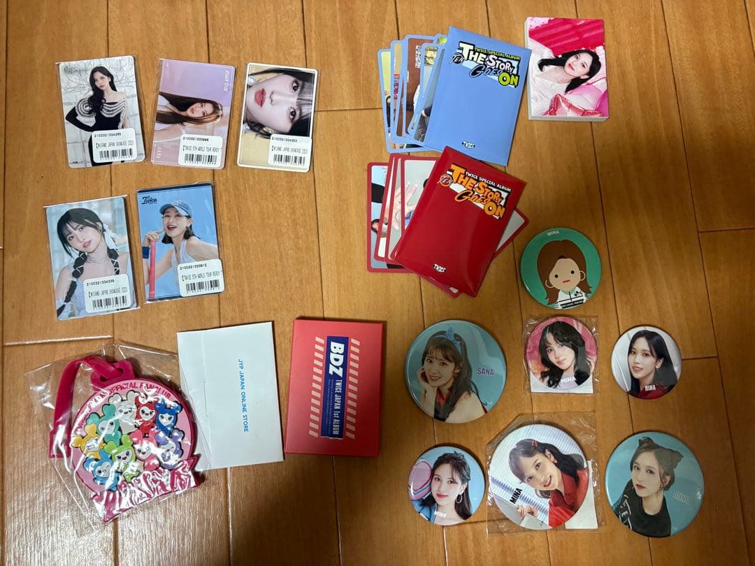 TWICE グッズ まとめ売り 7.8万相当 ⚠️バラ売り不可⚠️ - メルカリ