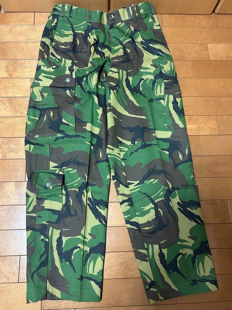 迷彩カーゴパンツ 軍パン　イギリス軍　軍パン　迷彩　サバゲー MILITARY（ミリタリー） 実物 USED イギリス軍 MTP コンバット カーゴ