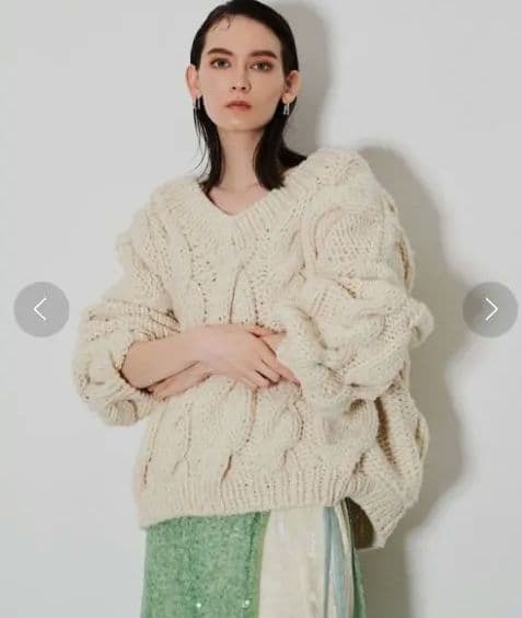 ラベルエチュード☆ボリュームケイブルVネックニット