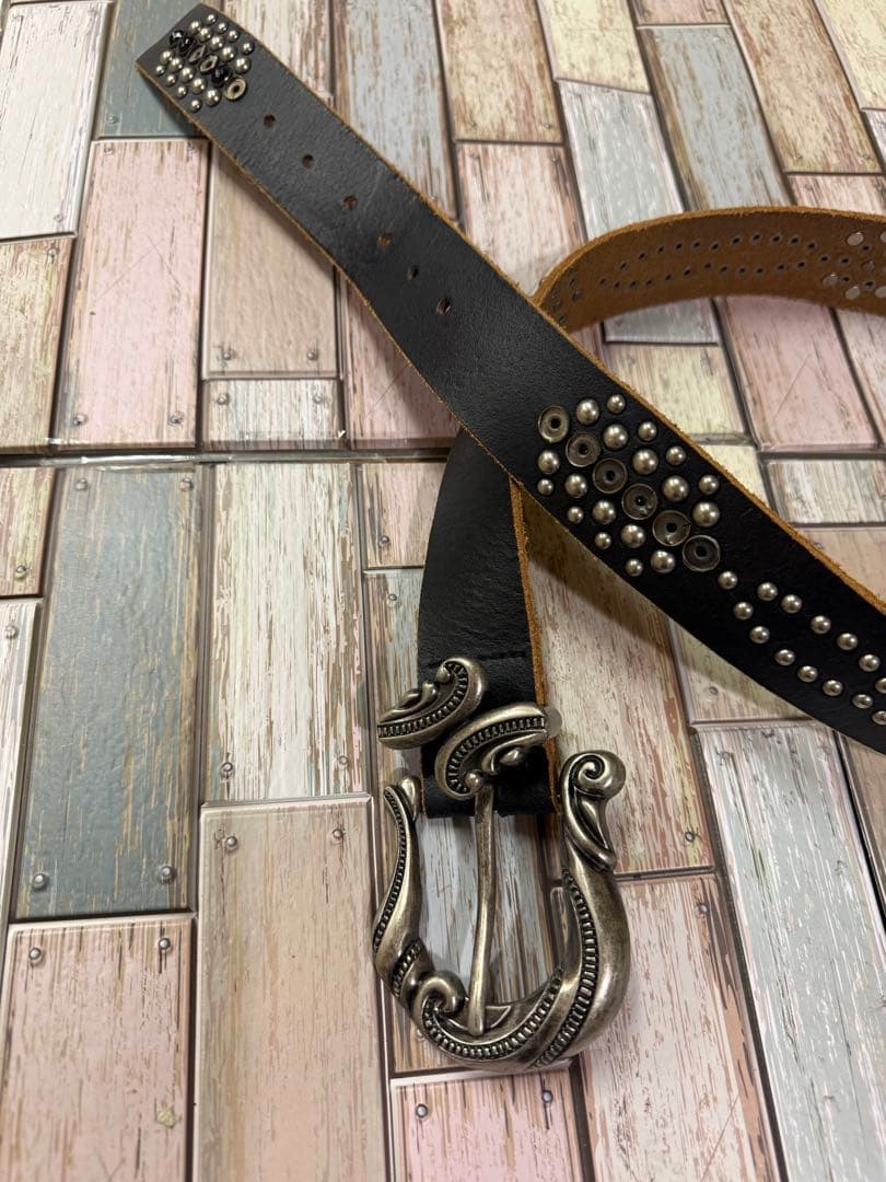 ジャンク‼️スタッズベルト 革ベルト used ブラック キムタク - メルカリ