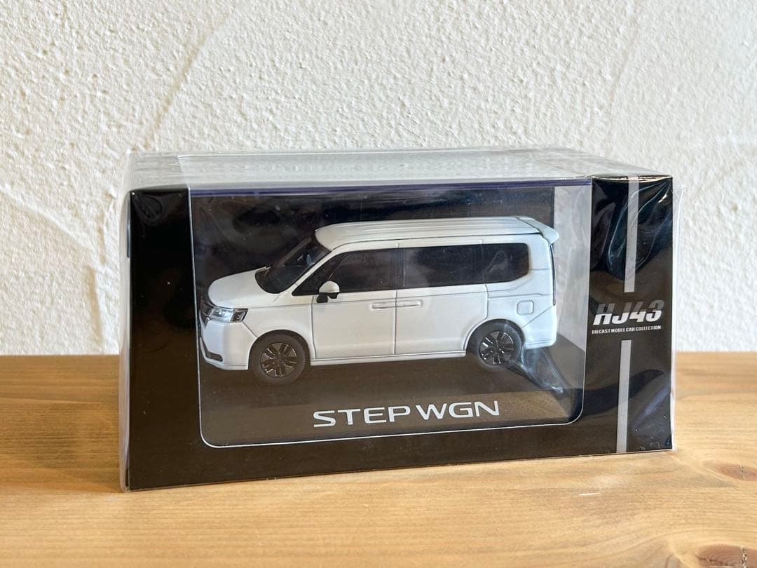 HONDA ステップワゴン e:HEV 1/43 プラチナホワイト ミニカー
