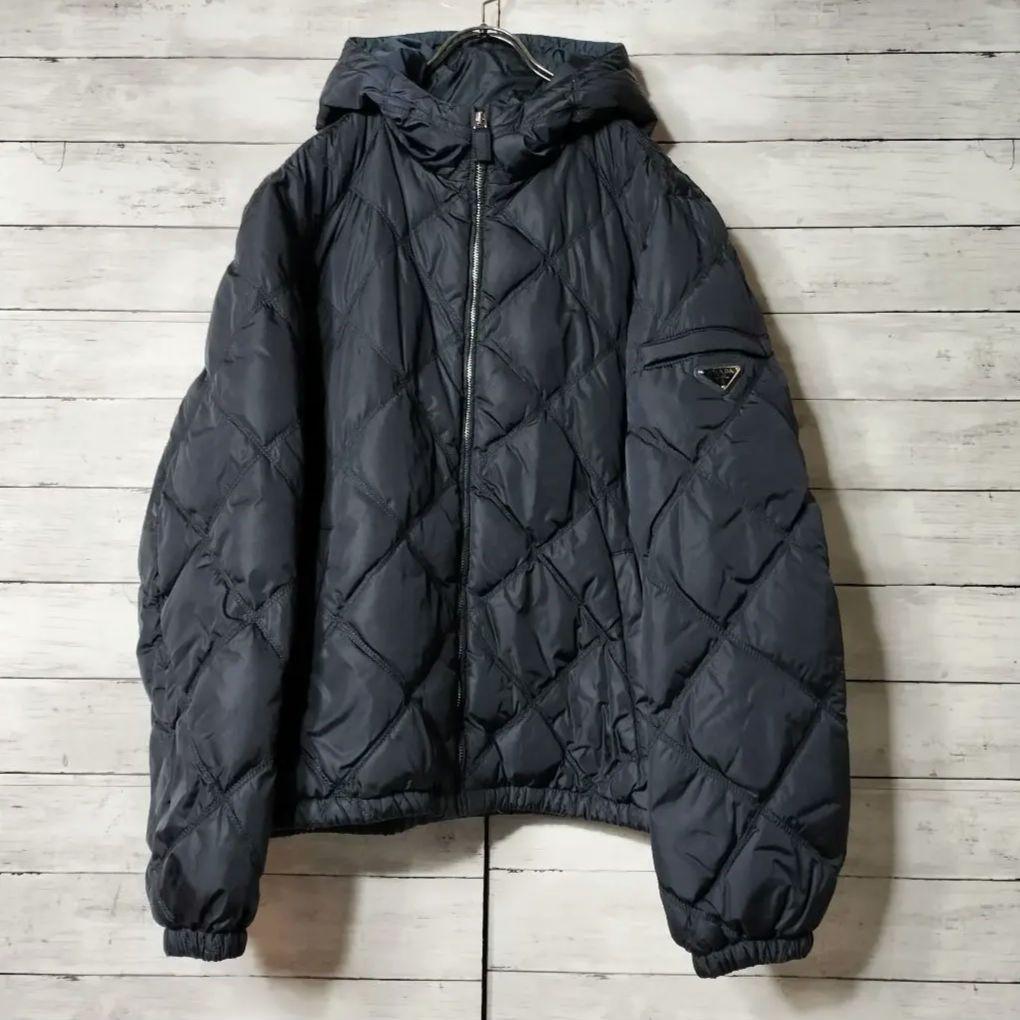 専用PRADA プラダ キルティング ダウンジャケット フード付き プレートロゴ