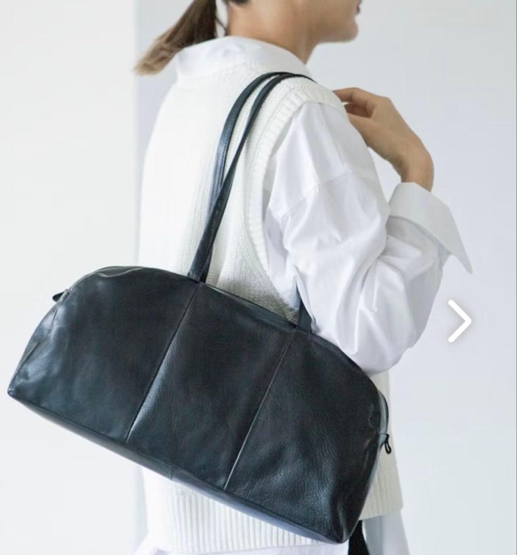 ［値下げしました！]北欧暮らしの道具店　ラウンドレザーバッグ　ブラック