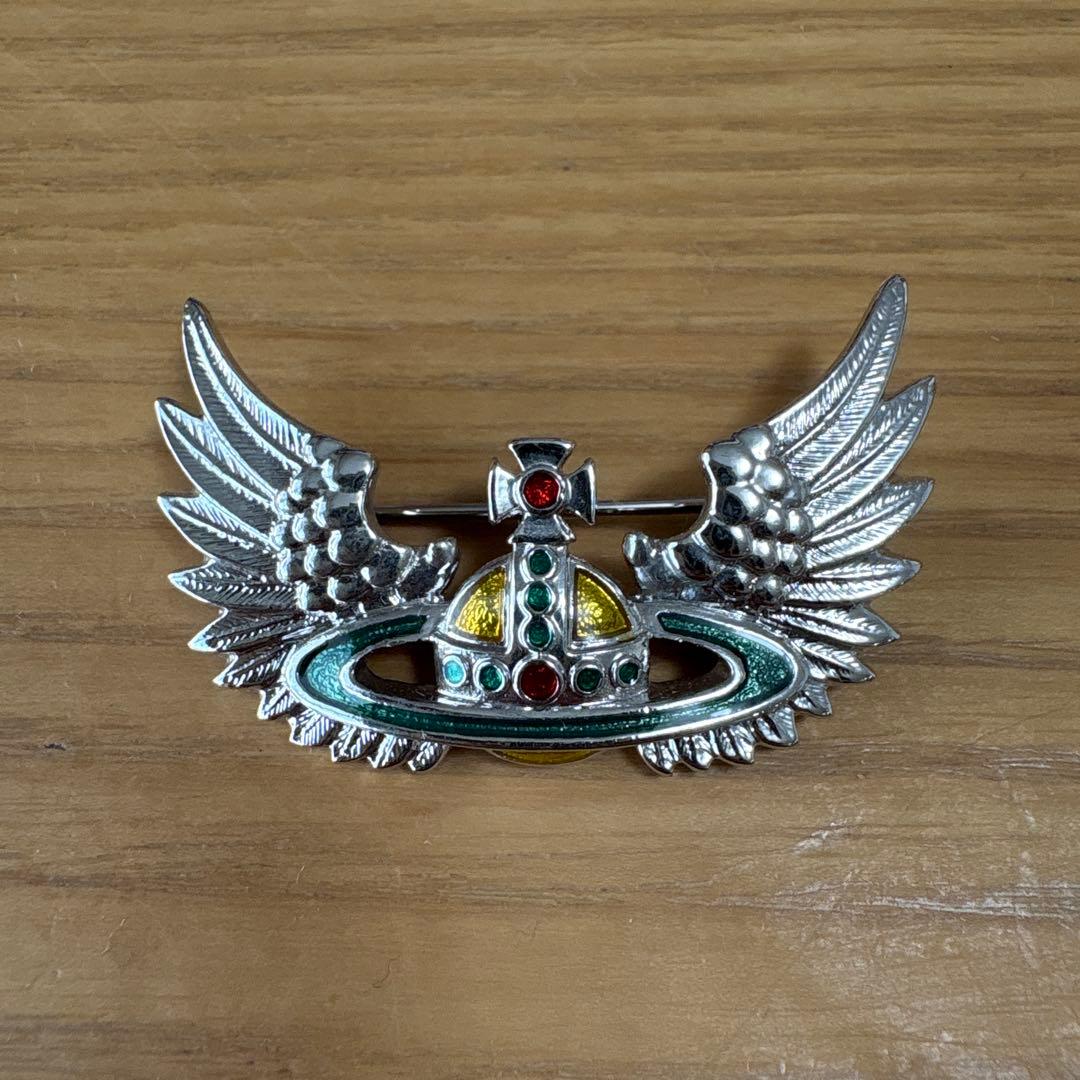 viviennewestwood 翼のエンブレムブローチ