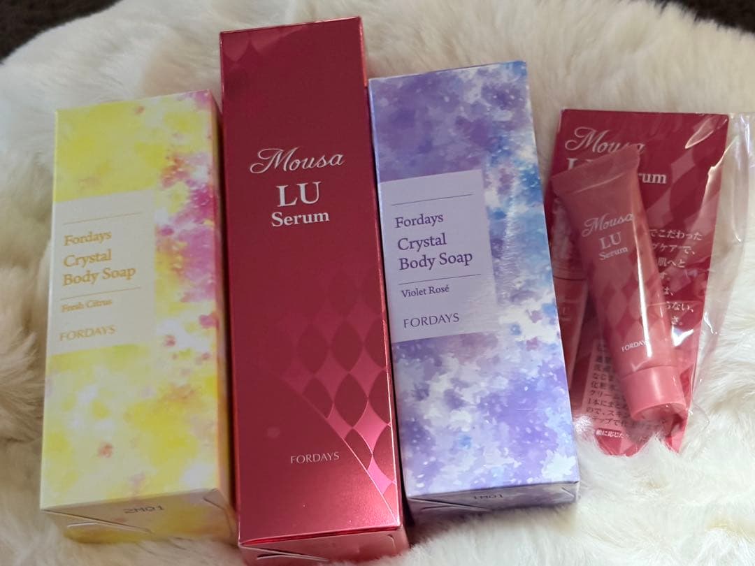 フォーデイズ 　ムーサLU セラム50g & クリスタルボディソープ