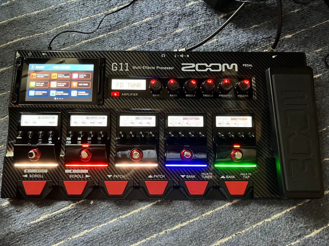 SUNAさん専用 ZOOM G11 マルチ 送料込み ズーム（zoom） ZOOM G11 Multi-Effects Processor for Guitarists