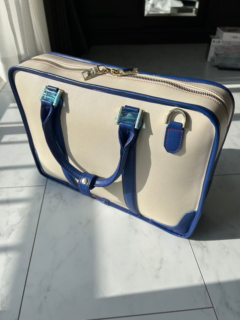 【Furbo design】フルボデザイン　ホワイトビジネスバッグ　新品未使用