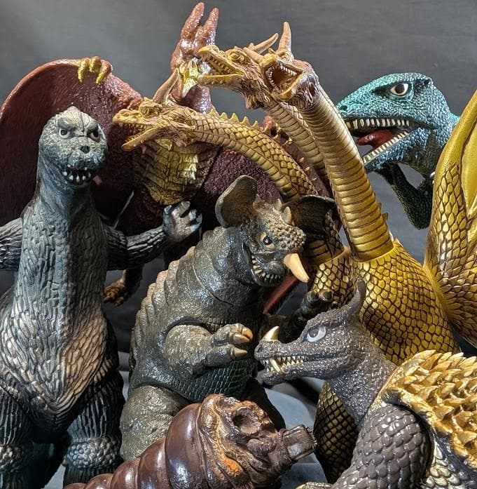昭和ゴジラ・キングギドラ・ゴロザウルス・バラゴン他（バンダイ）ソフビ７体セット