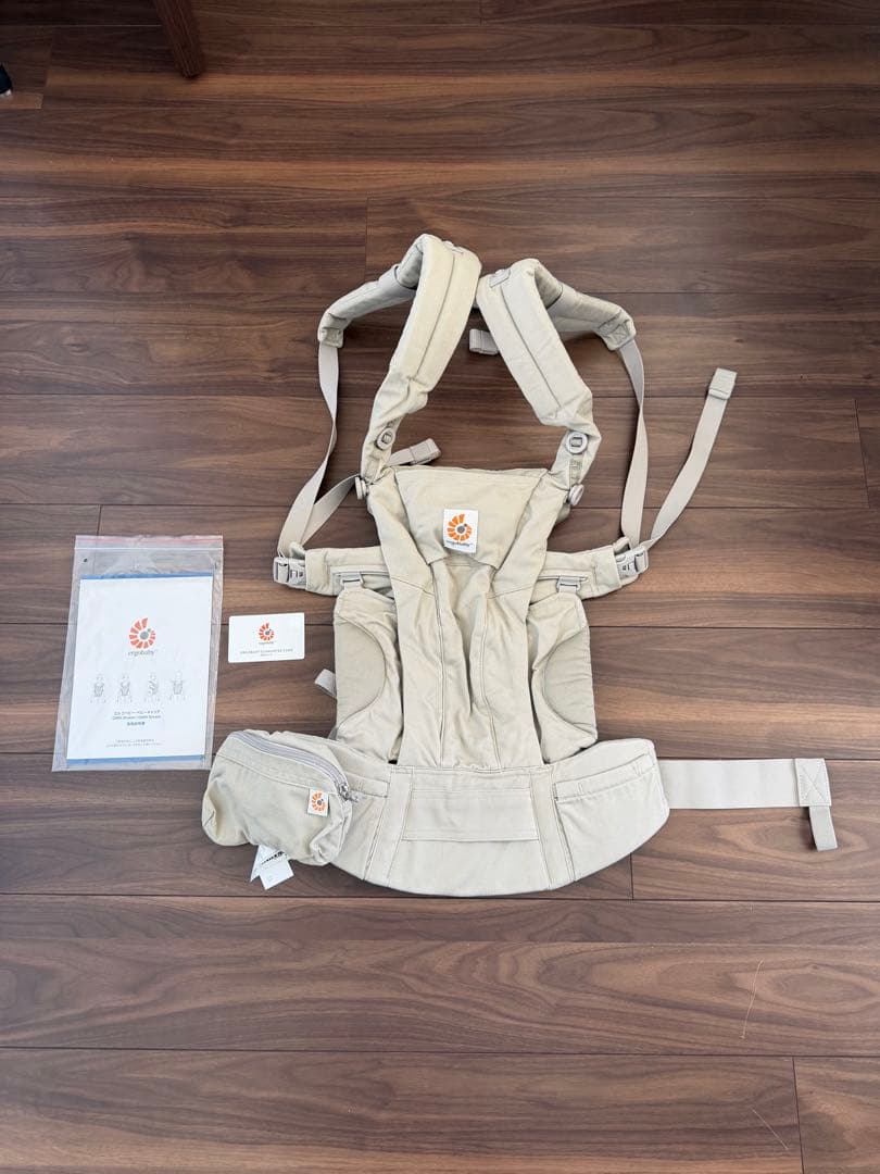 Ergobaby エルゴベビー EBC OMNI Dream 抱っこ紐 OMNI Breeze / ワイルドフラワーベージュ | エルゴベビー オンラインストア