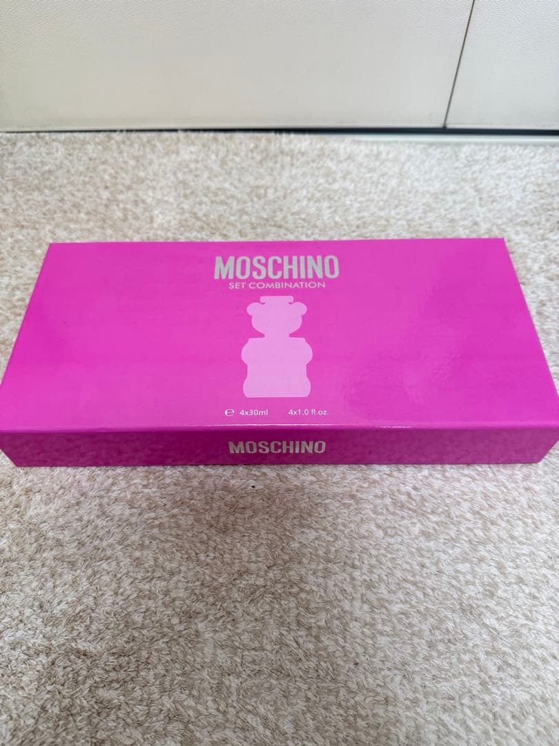 MOSCHINO 香水セット 4本セット