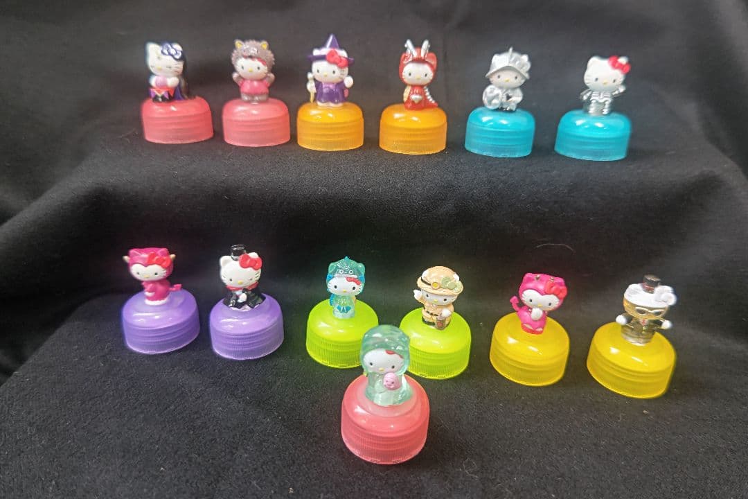 ハローキティ ペットボトルキャップ モンスター全13種フルコンプリート