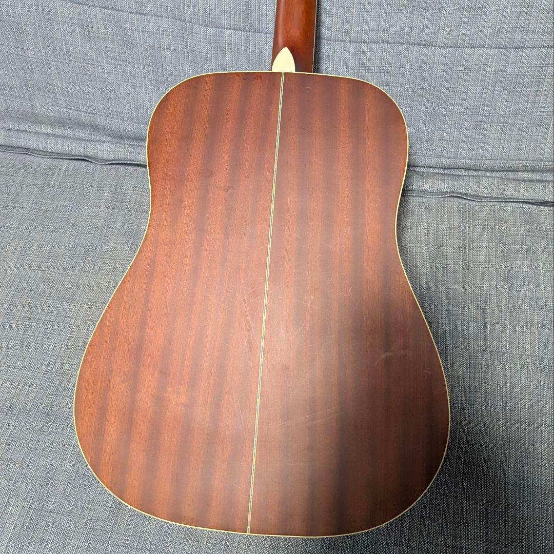 Elioth製カスタムフォークギター