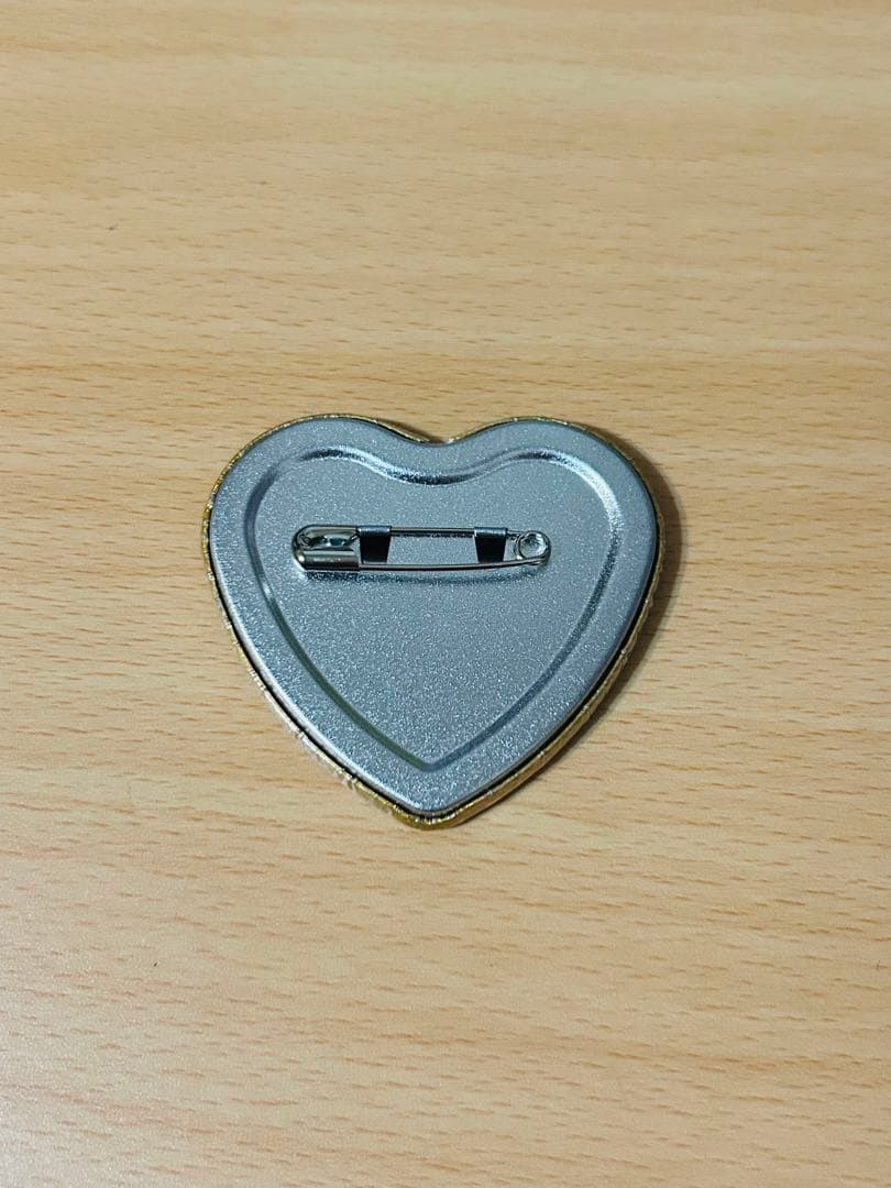 ゴールデンカムイ展 愛です缶バッジ 尾形百之助 - メルカリ