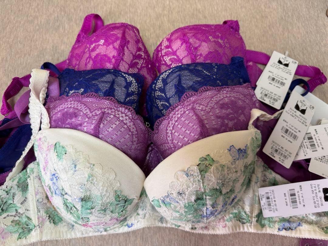 ブラデリスニューヨーク　上下4点セット