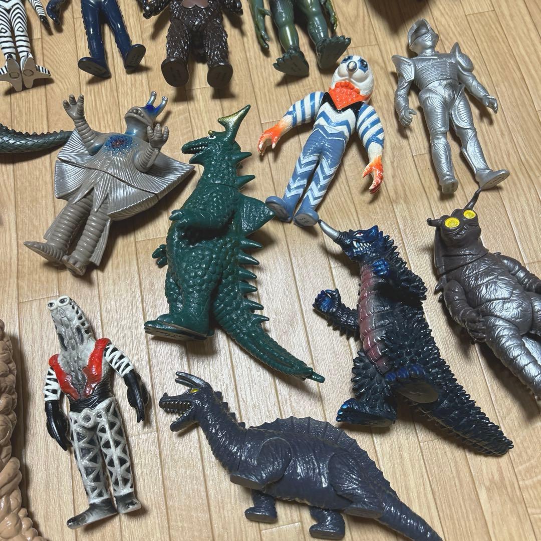 旧ウルトラ怪獣シリーズ 26体セット 昭和怪獣 大量まとめ - メルカリ