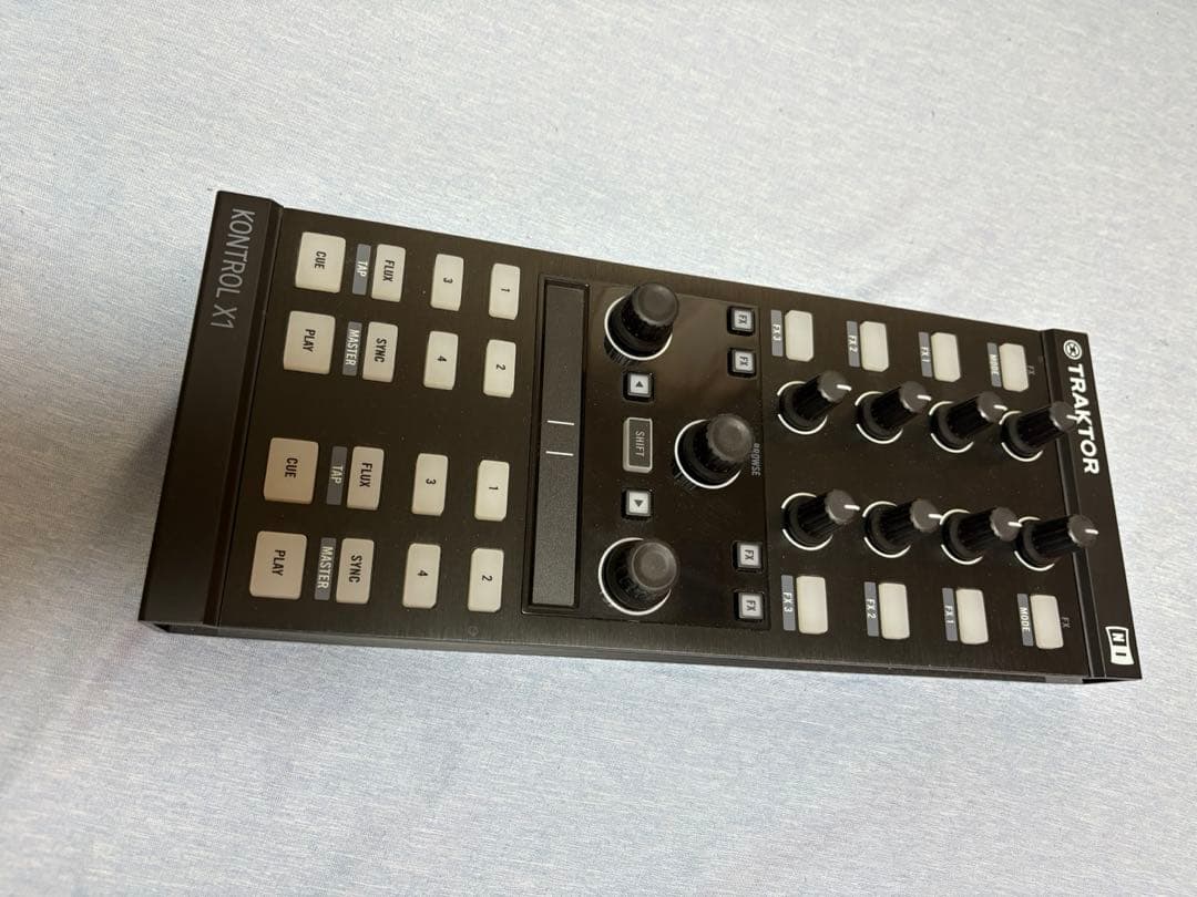 DJ機材 TRAKTOR KONTROL X1 MK2 中古品】Native InstrumentsのMIDIコントローラー、TRAKTOR KONTROL X1