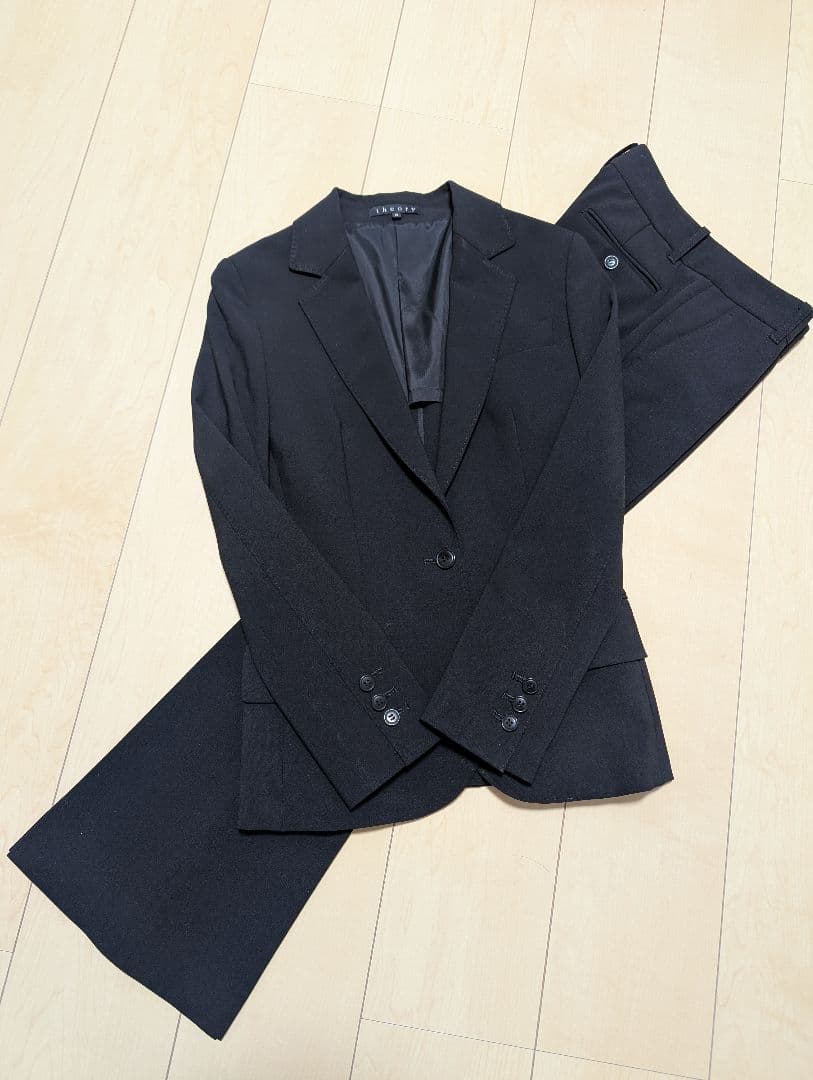 Theory 美品パンツスーツ 黒