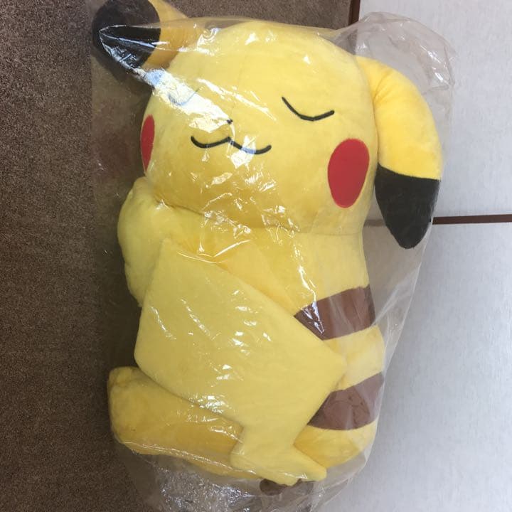 ピカチュウ ビッグぬいぐるみ