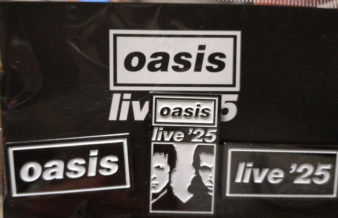 oasis live '25 限定ピンバッチセット 楽天市場】Oasis / Collectable Pin Badge Set - オアシス ピンバッジ
