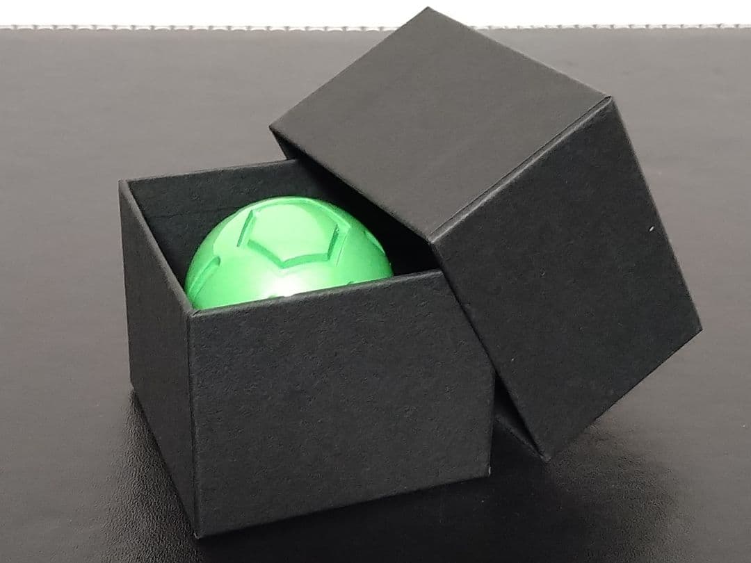 公式品】ジョジョスティール・ボール・ラン鉄球ペーパーウェイト jojo