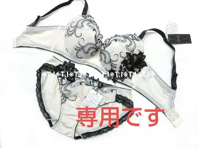 サルート【ドイツの花嫁】E75＆ノーマルL　BE　リアルアップ　07