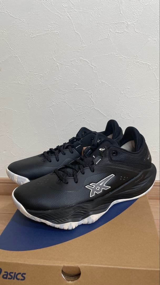 NOVA SURGE LOW バッシュ　バスケットボール　アシックス asics