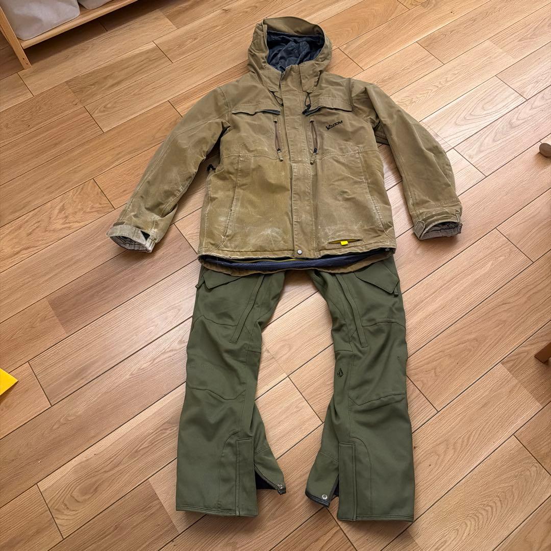 ボルコム　VOLCOM スノーボードウェア　上下セット