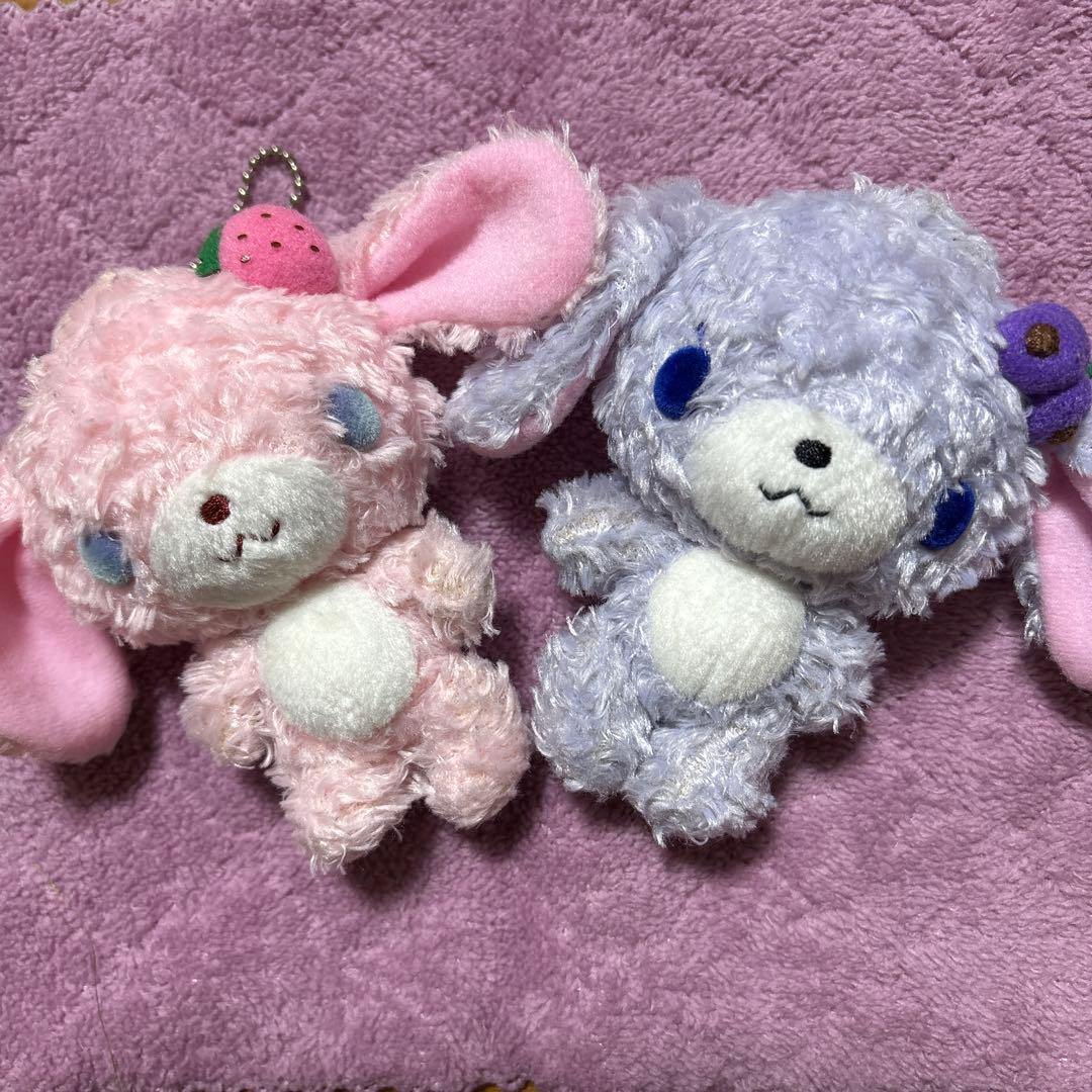 シュガーバニーズ　ストローベリー　ブルーベリー　ボールチェーンマスコット