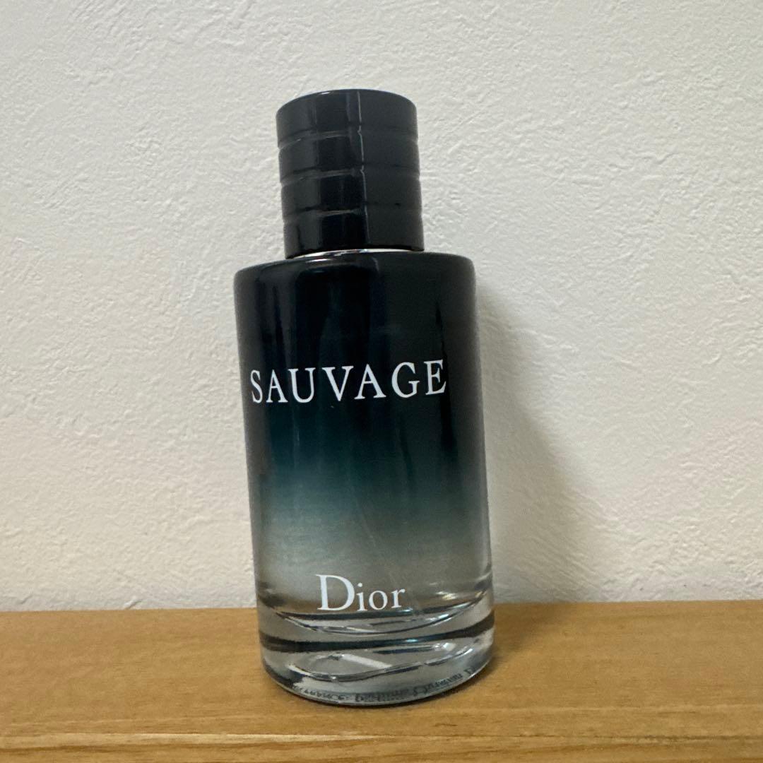 Dior SAUVAGE Eau de Toilette ボックス付き - メルカリ