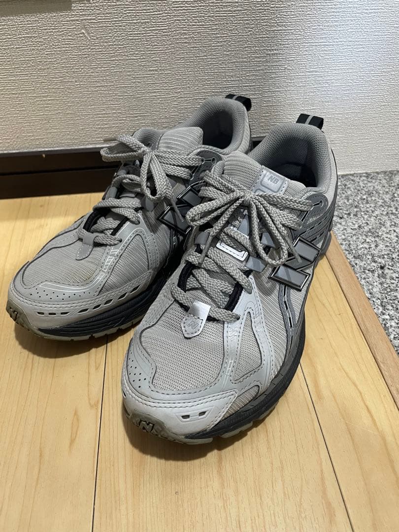 ニューバランス　スニーカー　1906 グレー