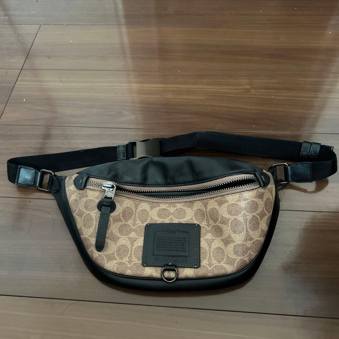 Coach ボディバッグ ベージュと黒 キャンバスとレザー