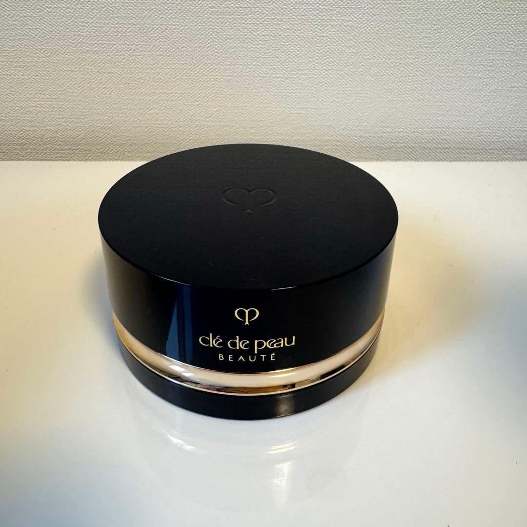 クレドポーボーテ　プードルトランスパラント 1 ライト　フェイスパウダー