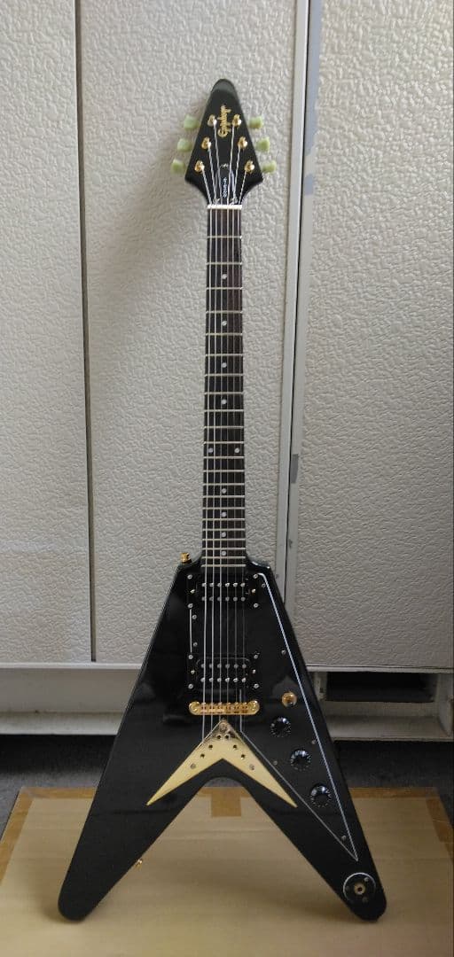 Epiphone 1958Flying V コリーナ