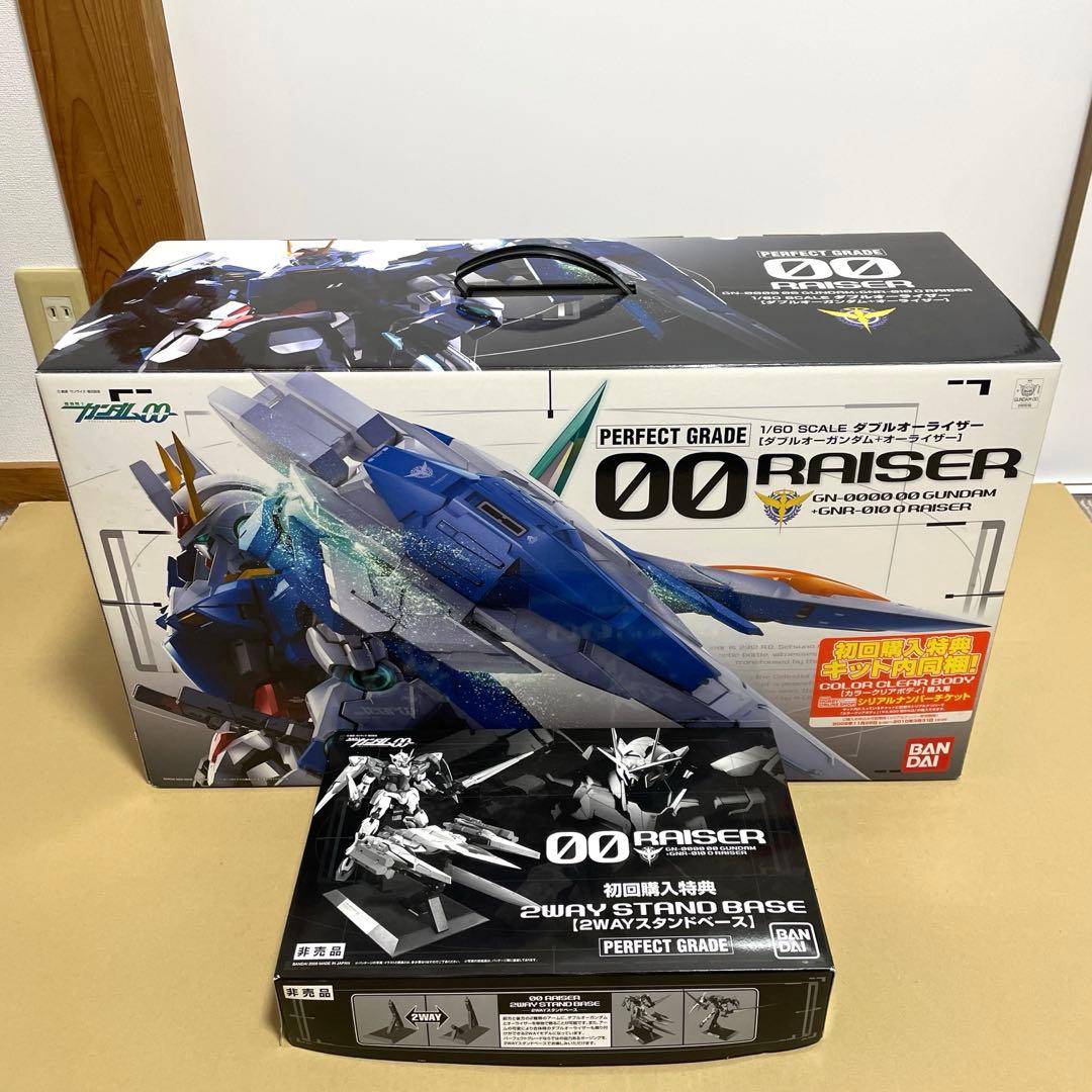 PG 1/60 ダブルオーライザー　初回購入特典 機動戦士ガンダム00 Amazon | バンダイ(BANDAI) PG 機動戦士ガンダムOO(ダブルオー) 1/60