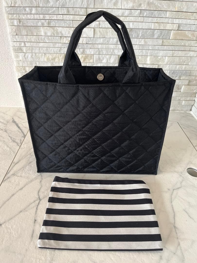 お受験バッグ 黒 A4 自立 保護者会 サブバッグ 軽量 キルティング ポーチ付