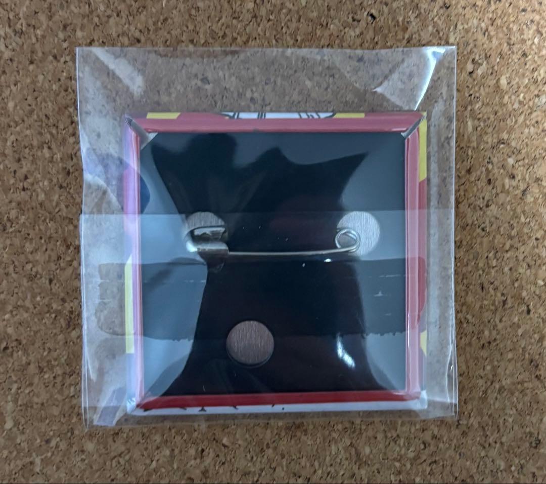 アンデッドアンラック スクエア缶バッジ 100名限定品 - メルカリ