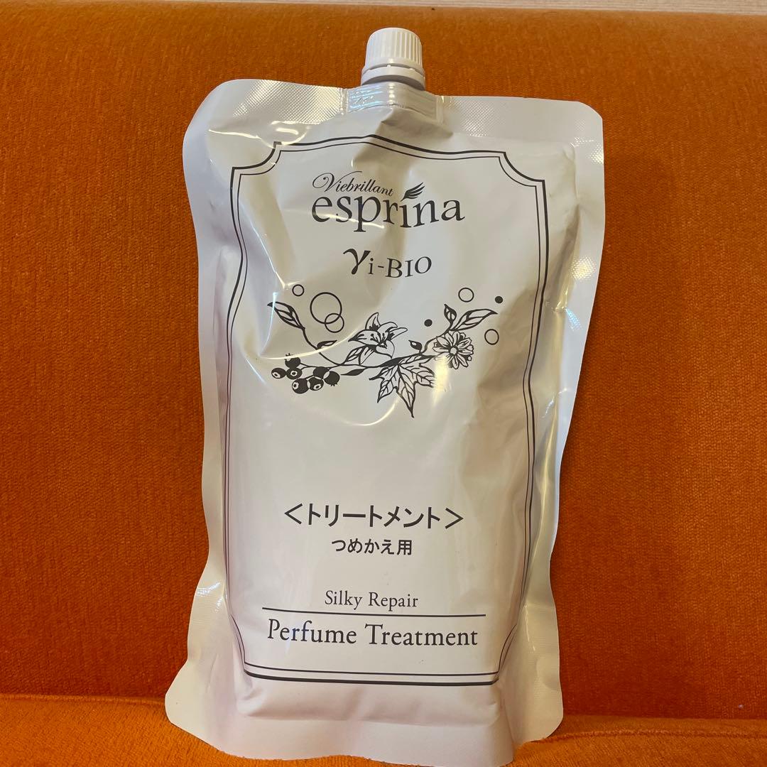 アンミカエスプリーナシルキーリペアトリートメント詰め替え大容量