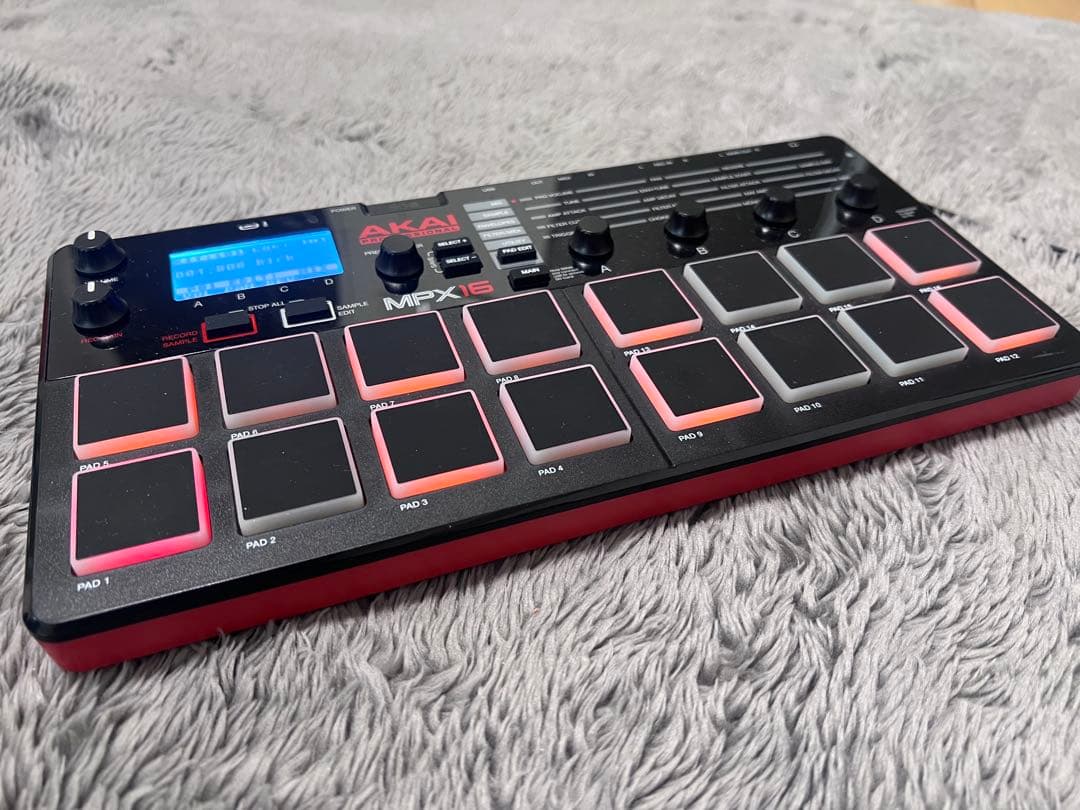 AKAI MPX16 サンプラー 16パッド×10バンク さらにSDで増設可能 - メルカリ