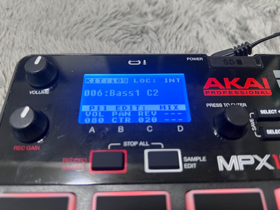 AKAI MPX16 サンプラー 16パッド×10バンク さらにSDで増設可能 - メルカリ