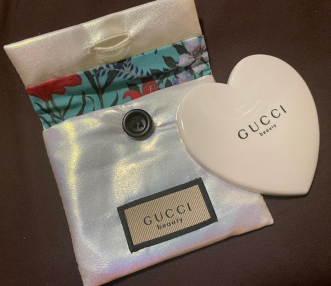gucci beauty ノベルティ 鏡　ミラー