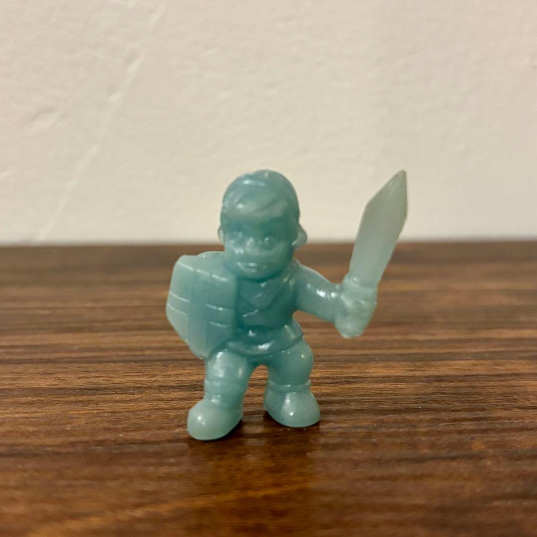 ファミコンチョコ　ゼルダの伝説　リンク　蓄光タイプ　消しゴム