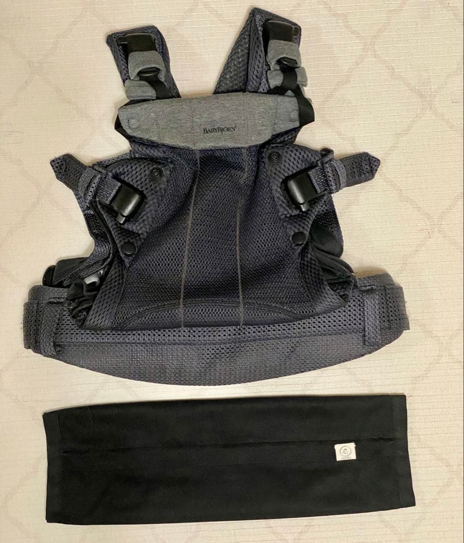 週末お値下げ中！ベビービョルン　ハーモニー　アンスラサイト