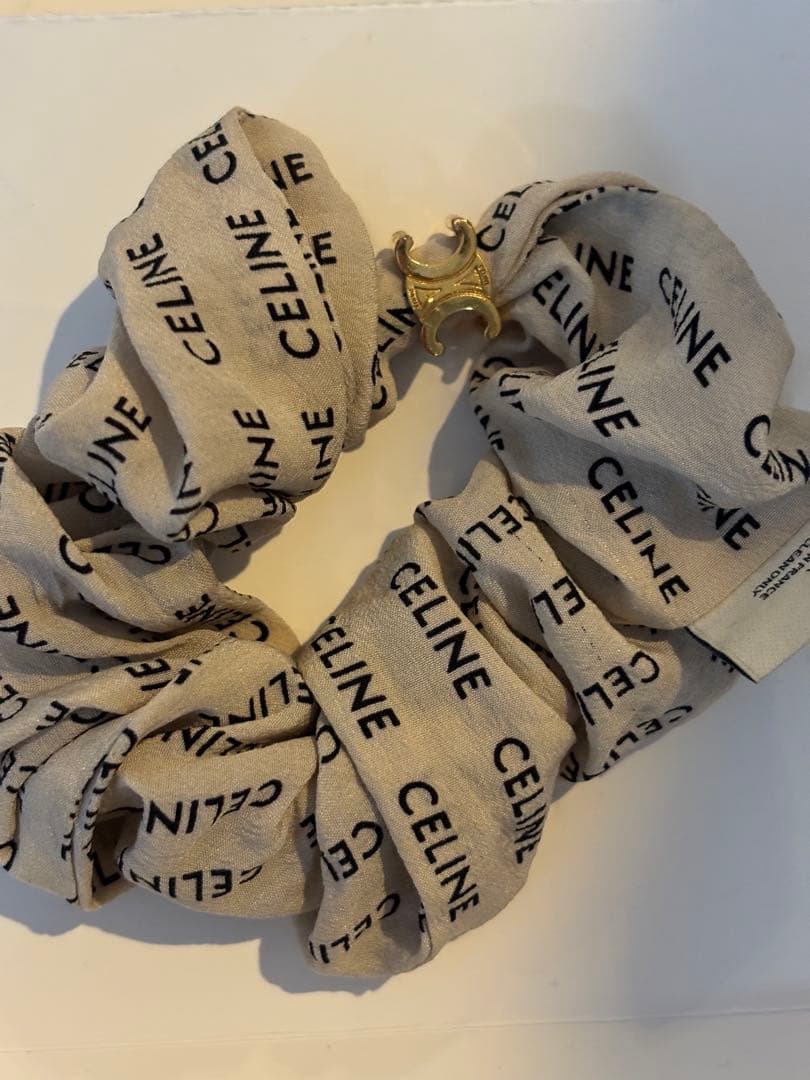 CELINE シュシュ ゴム ベージュ