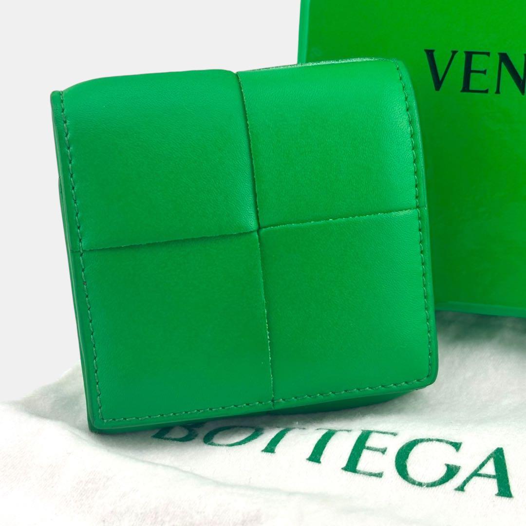 美品 現行 ボッテガヴェネタ カセット ケース グリーン レザー RFID