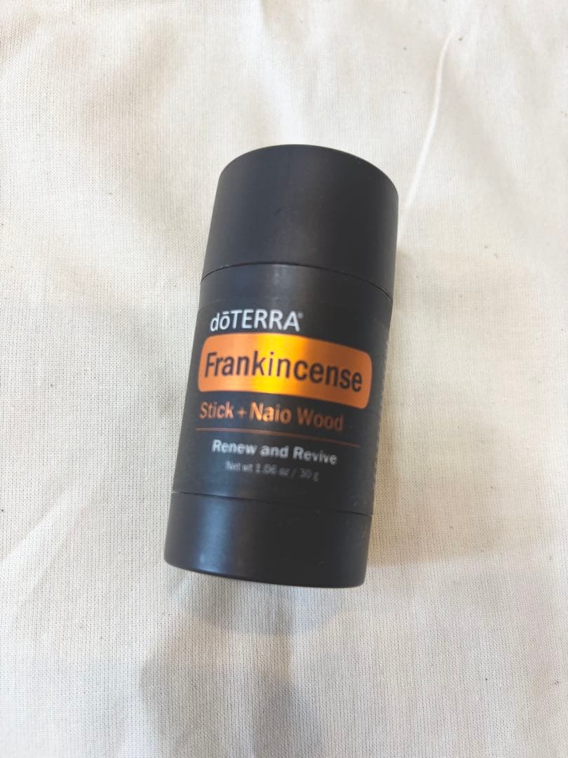 ドテラ　フランキンセンススティック フランキンセンススティック + ナイオウッドは、便利なスティック