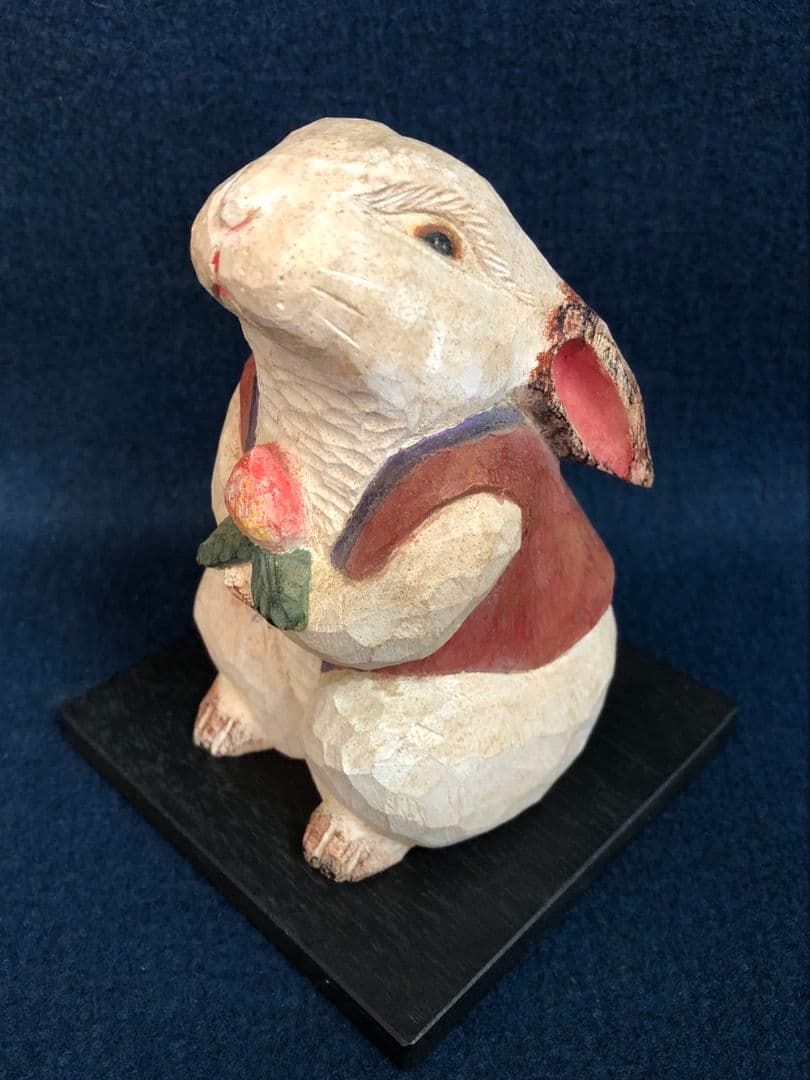 但馬木彫 松田政斗作 兎 干支 MOON 桃 高さ11㎝ 但馬一刀彫 - メルカリ